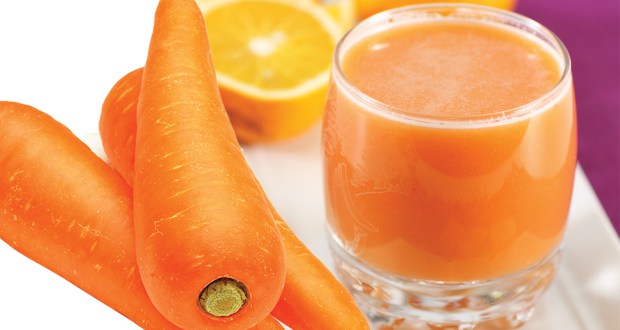 Carrot, Mango And Herb Detox Smoothie 