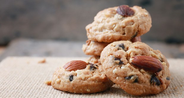 Reader Recipe – Almond Cookie Dough Bars 
